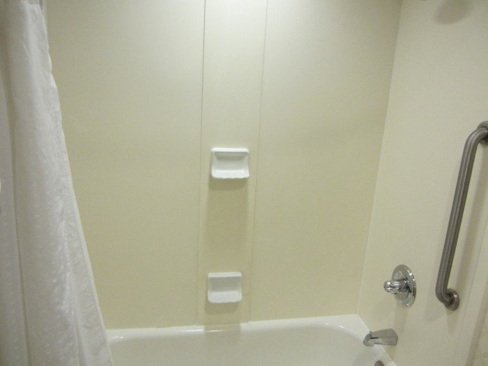 Holiday Inn Express & Suites Hagerstown, an IHG hotel-浴室