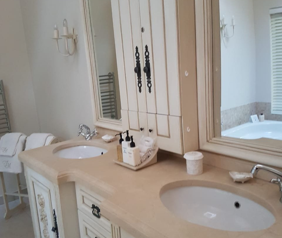 Fernwood Manor主图