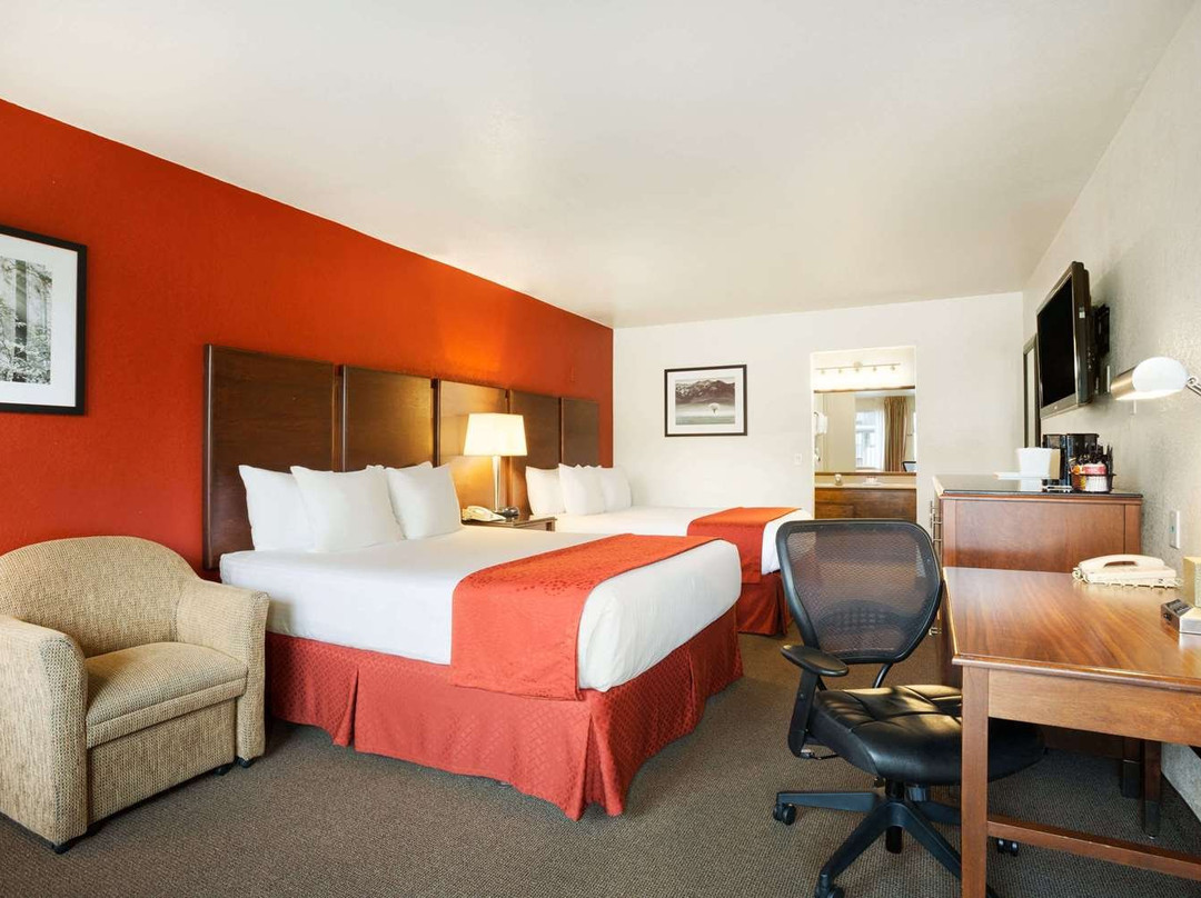 Ramada by Wyndham San Diego North Hotel & Conference Center主图