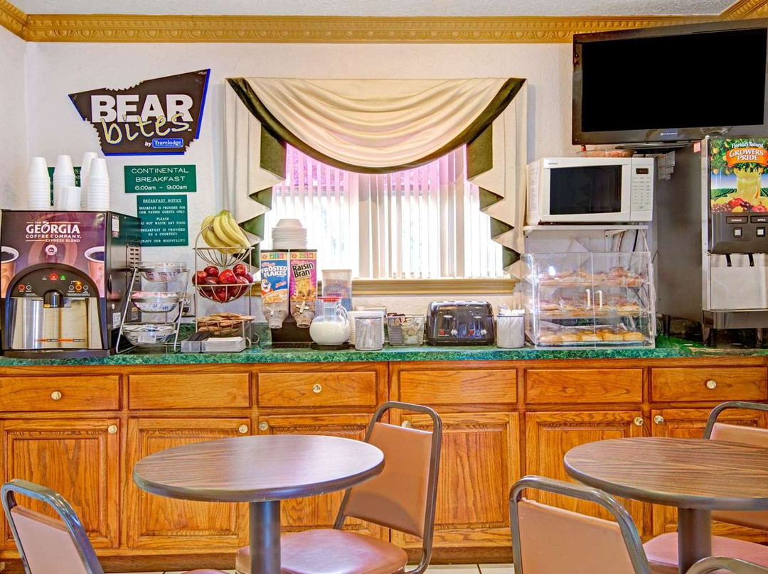 Econo Lodge Inn & Suites Near Lackland AFB主图