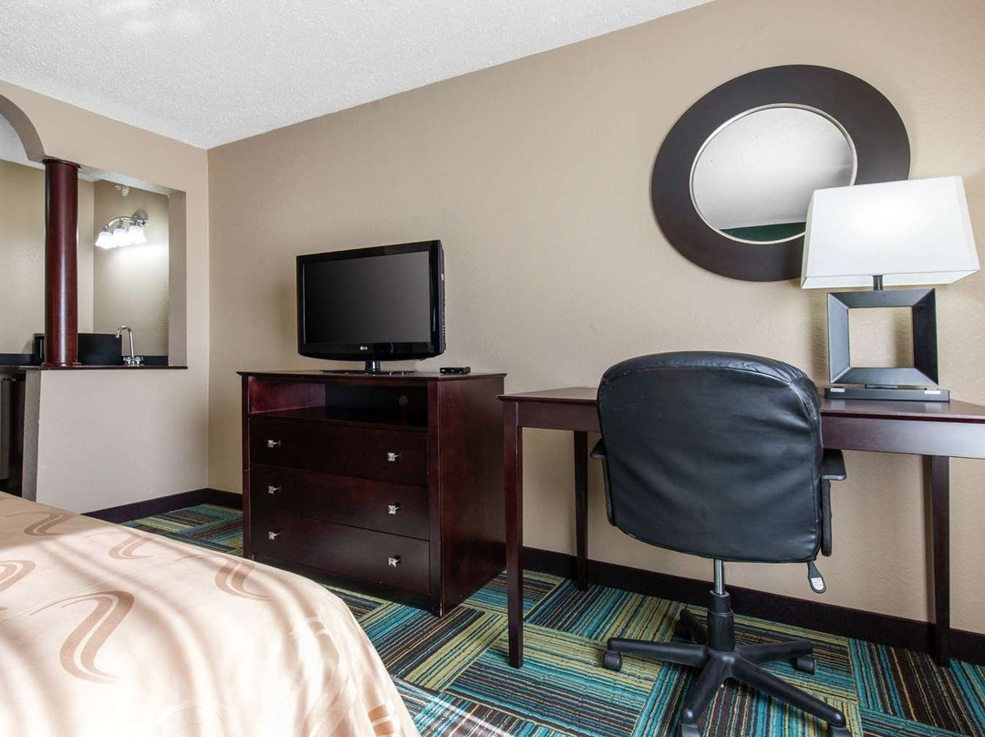 Quality Inn & Suites Arnold - St Louis主图