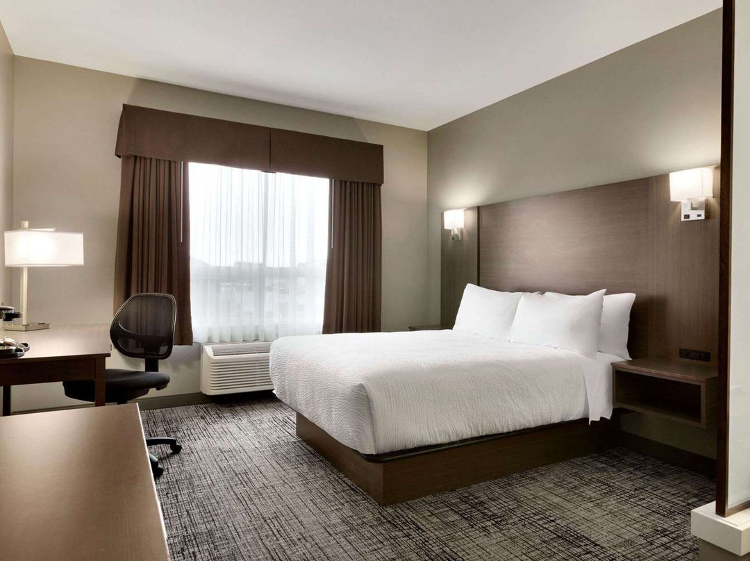 Days Inn & Suites By Wyndham Warman主图