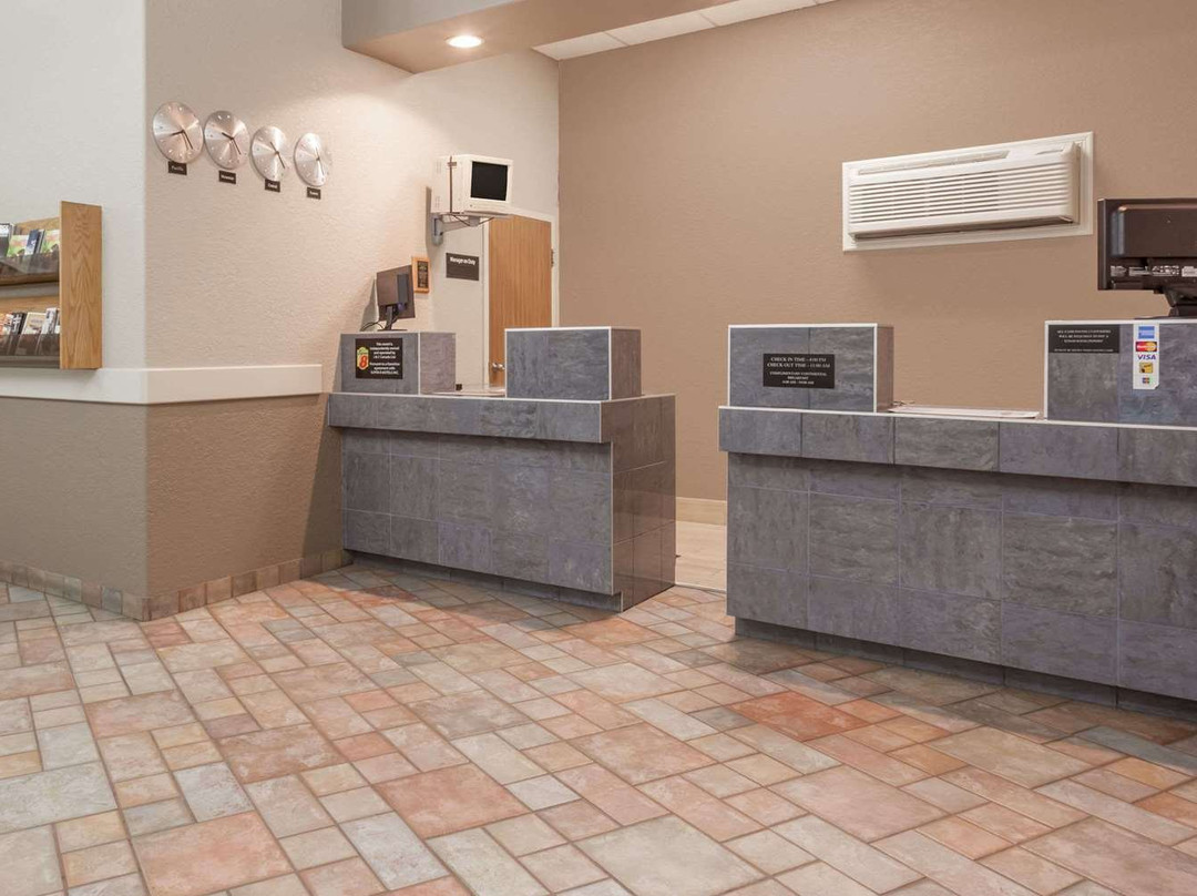 Super 8 by Wyndham Medicine Hat AB主图