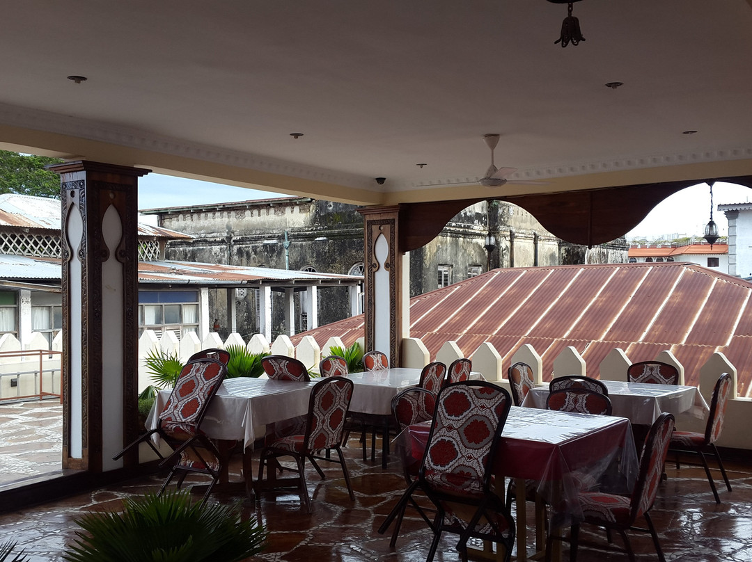 阿尔米纳尔酒店主图