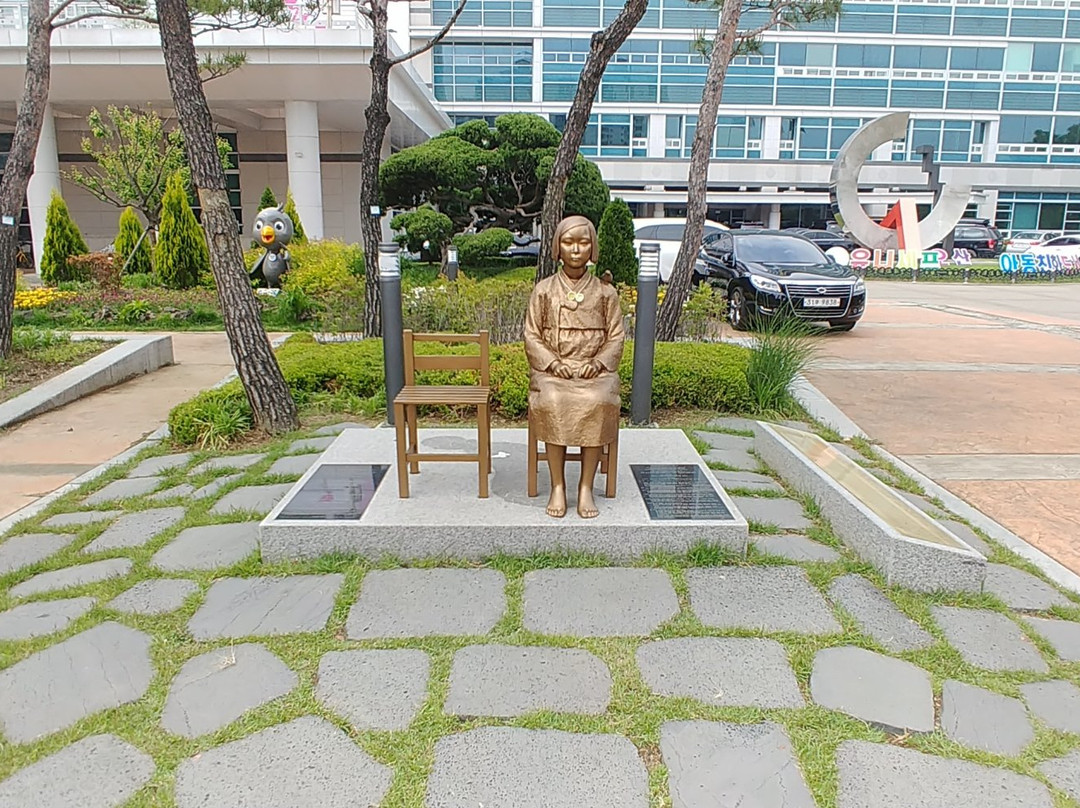 Statue of Peace-乌山市必去景点