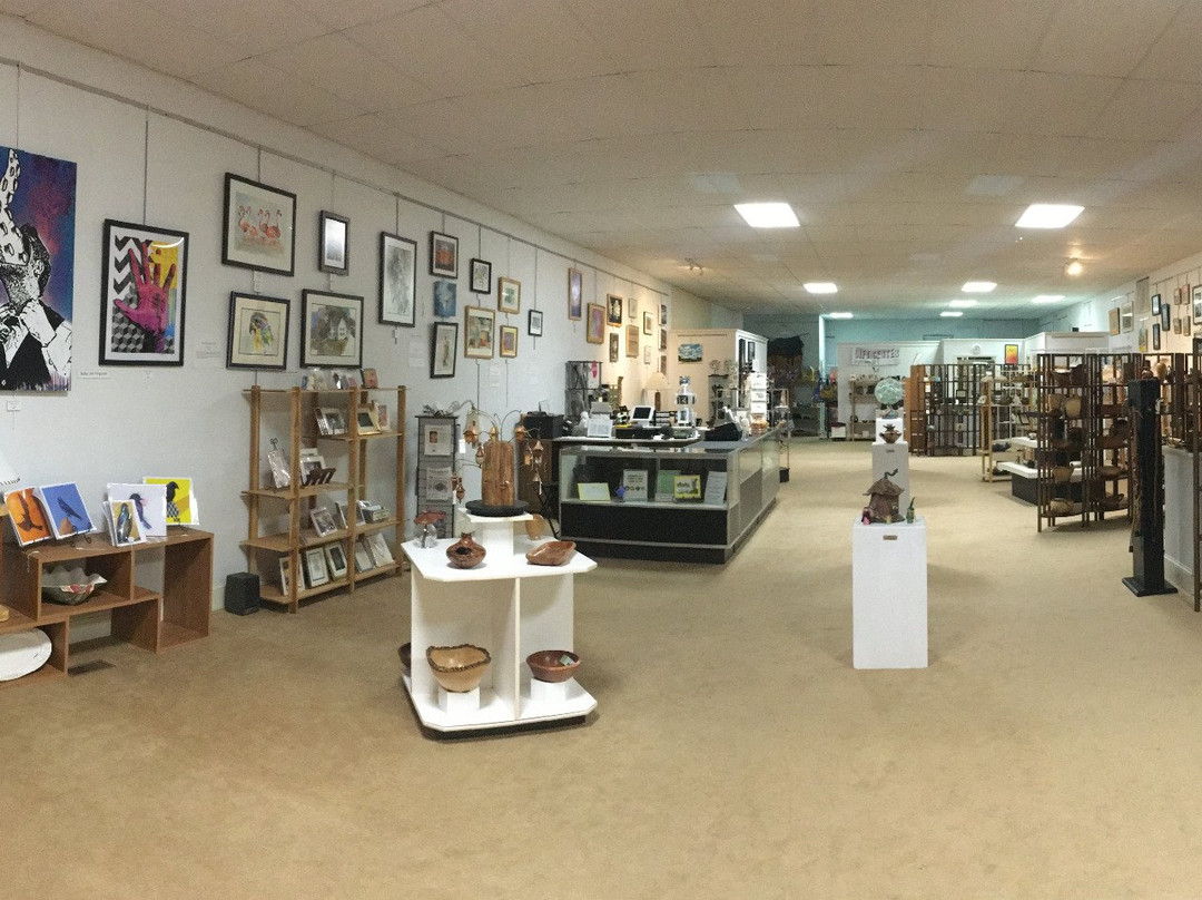 Rutherford County Visual Arts Center Gallery景点图片