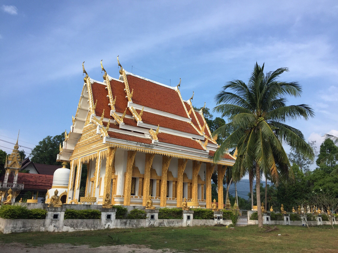 Wat Samut Tharam-利巴诺伊必去景点