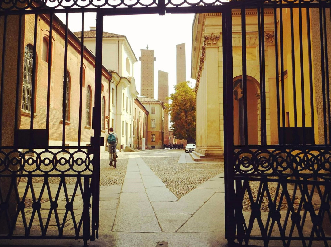 Piazza Leonardo da Vinci-帕维亚必去景点
