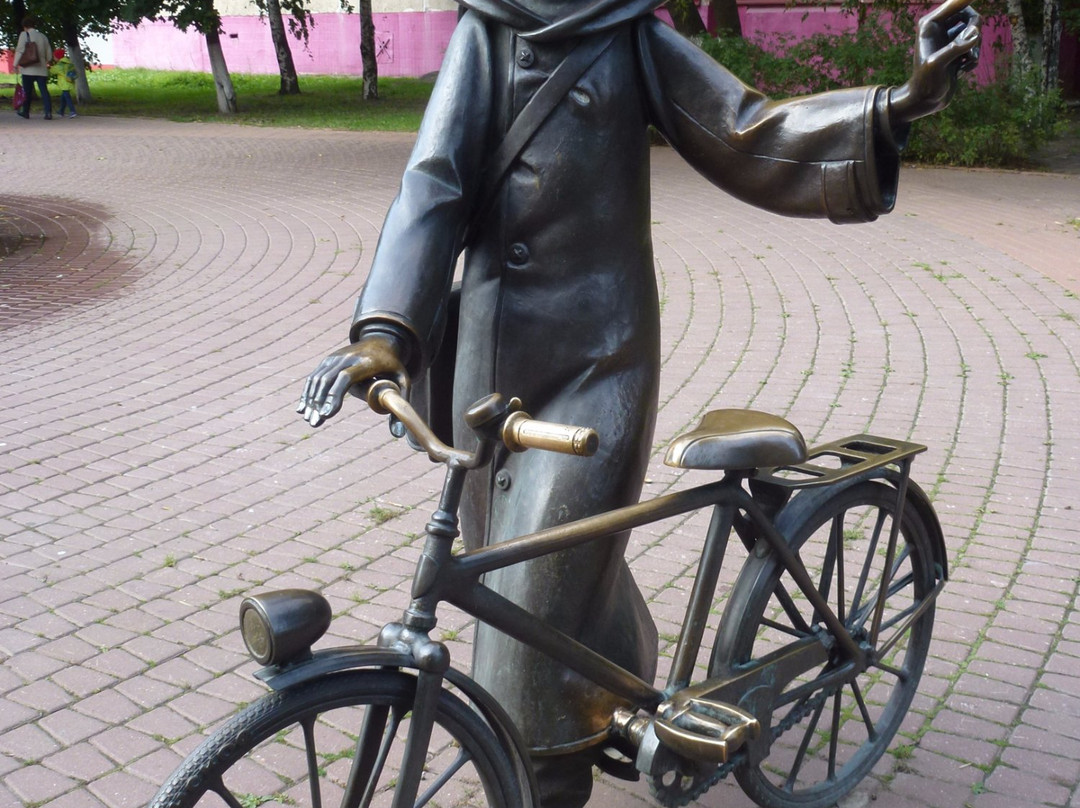 Monument To Characters Of Cartoon Troe Iz Prostokvashino景点图片