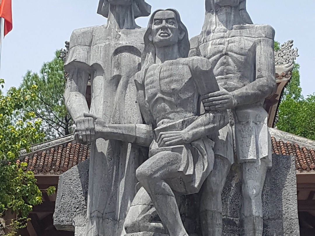 Historial Monument Chin Ham-顺化必去景点
