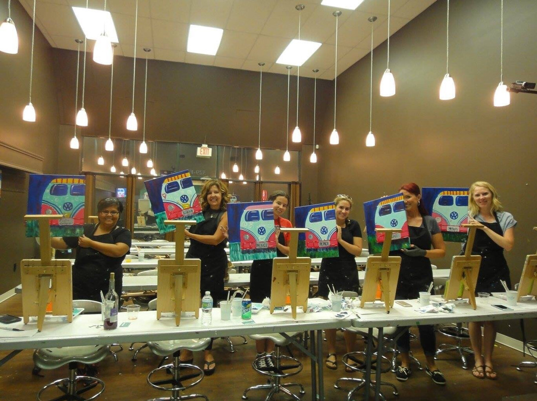 Swirlz Art Studio-克拉克斯维尔必去景点