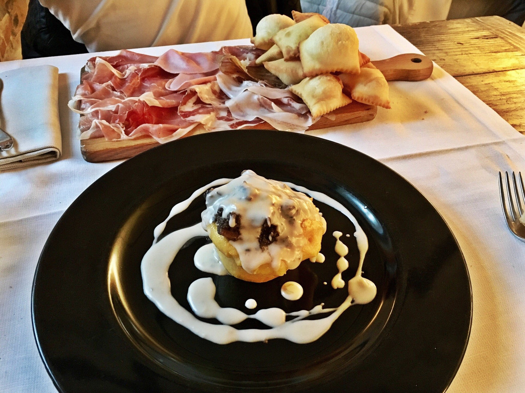 Montecchio Emilia餐馆和美食-Osteria Al Cavaliere