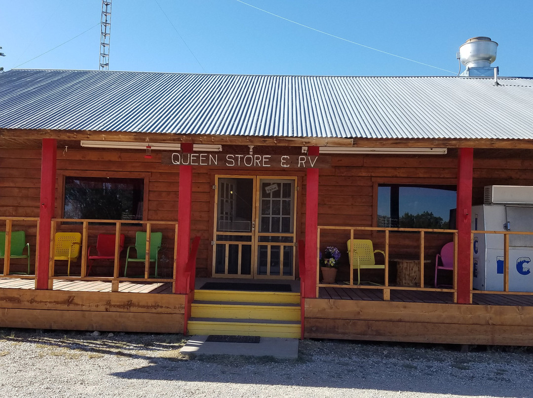 Queen Cafe' & Camp Ground