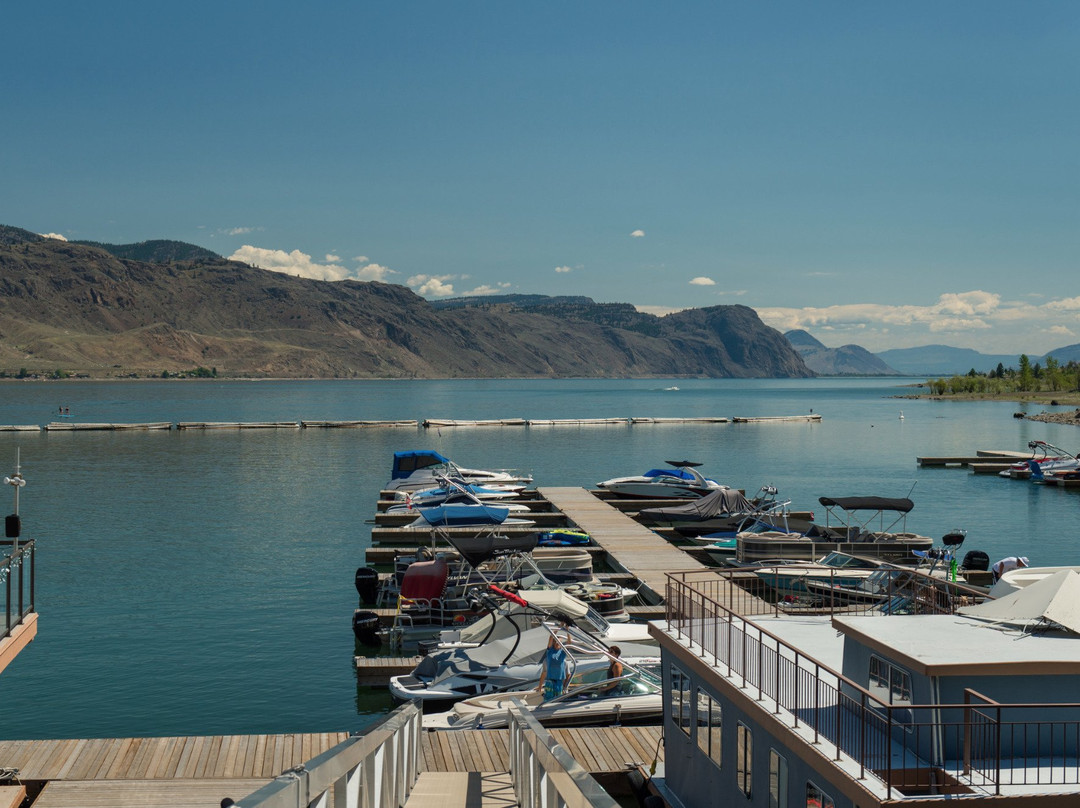 Bruker Marina & Watersports Rentals景点图片