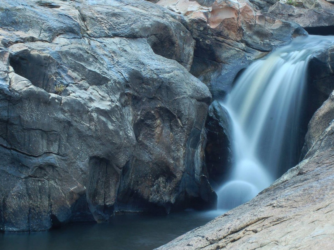 Gooram Falls景点图片