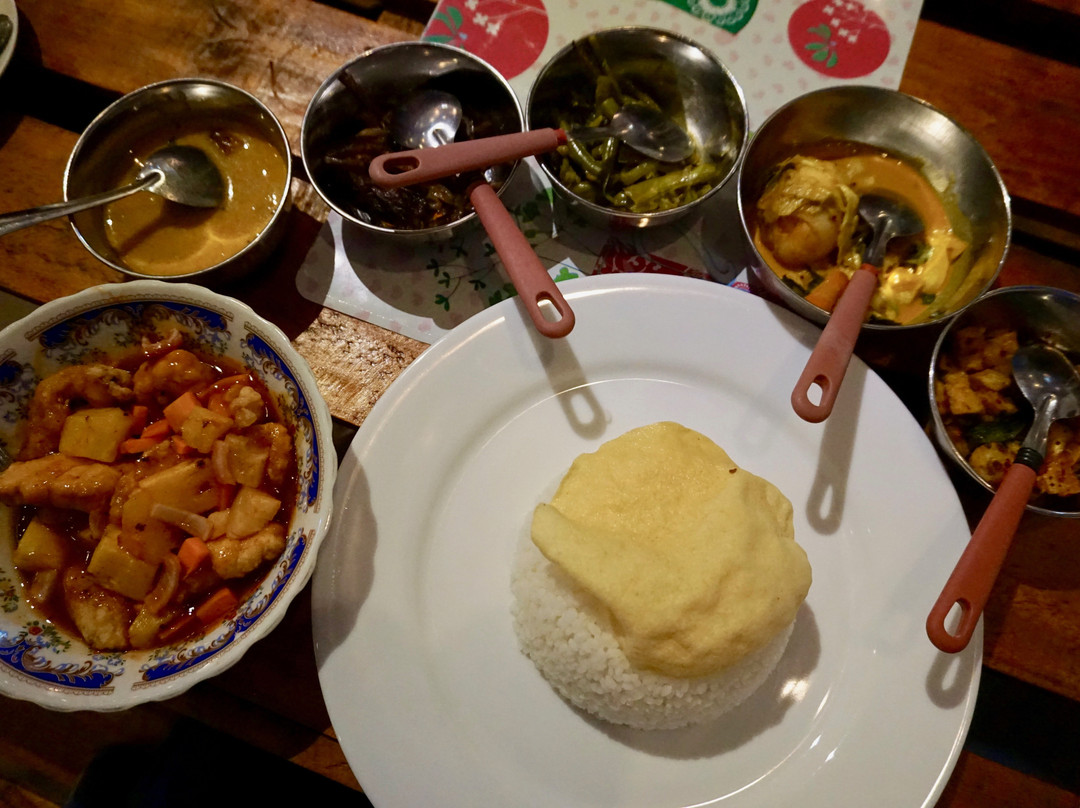 Hugging Clouds主图