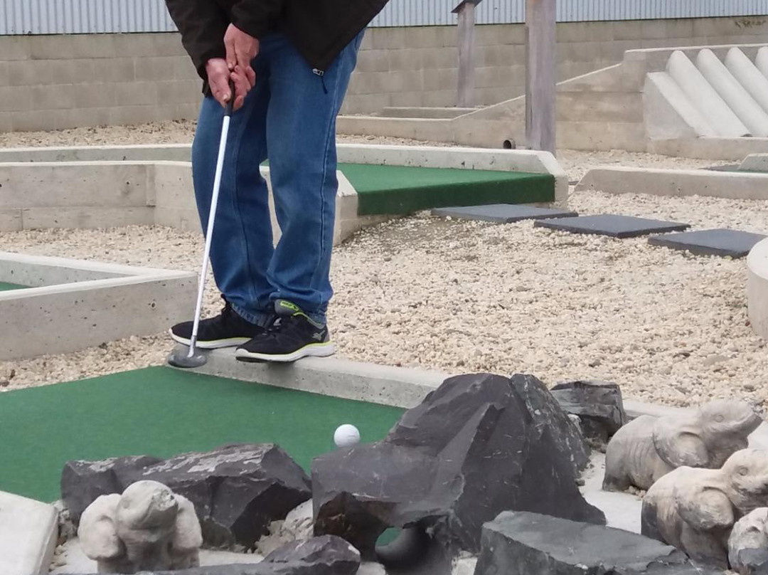 Windsor旅游景点-Top10 Mini Golf