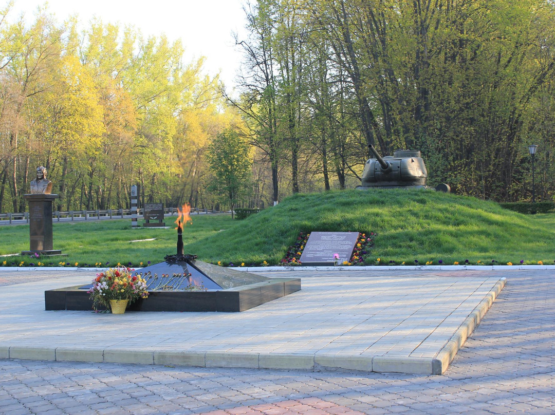 Memorial to the Guards-Tankmen景点图片