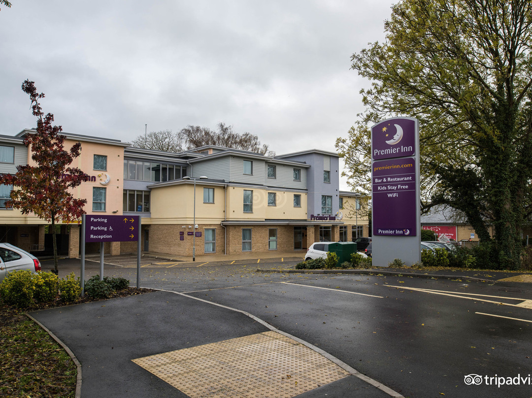 Premier Inn Witney Hotel