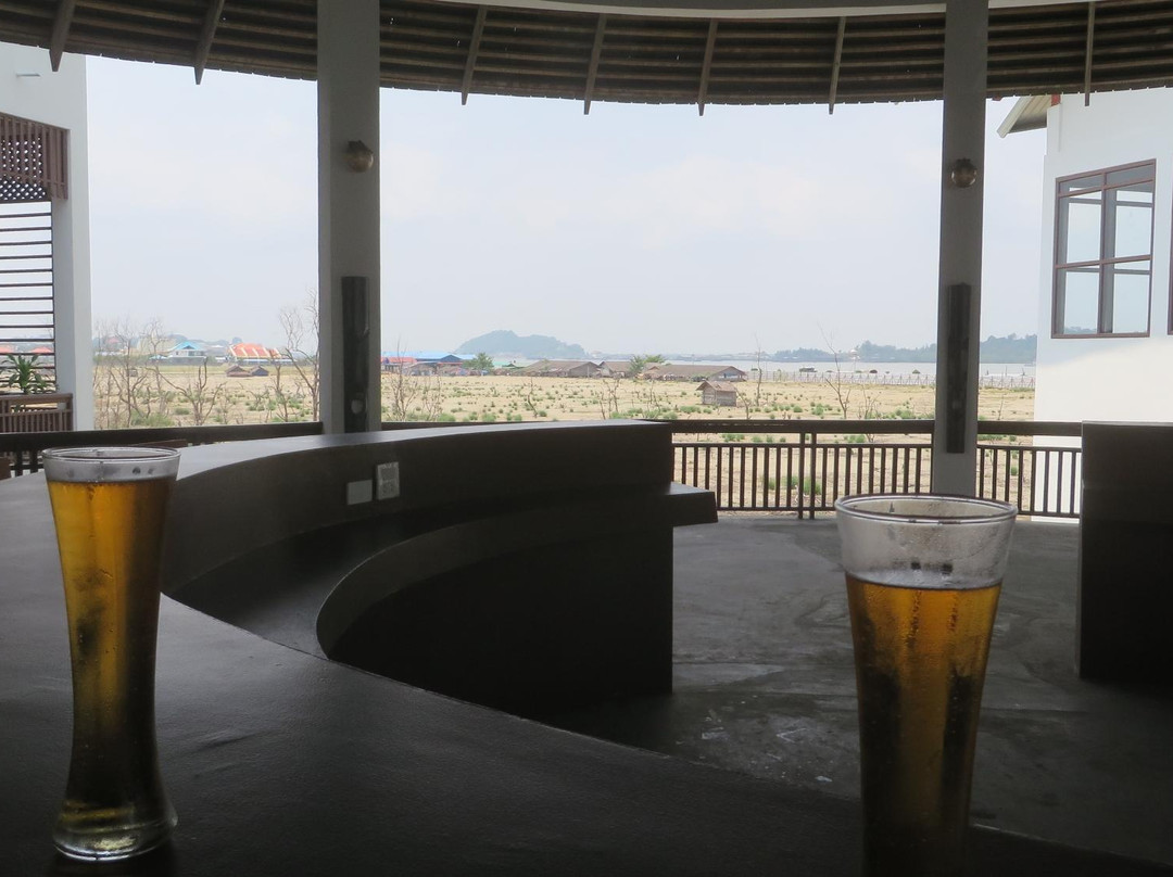 Pearl Laguna Resort主图