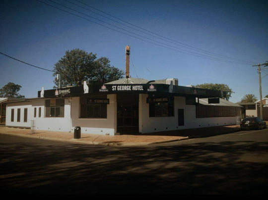 St George Hotel Motel主图