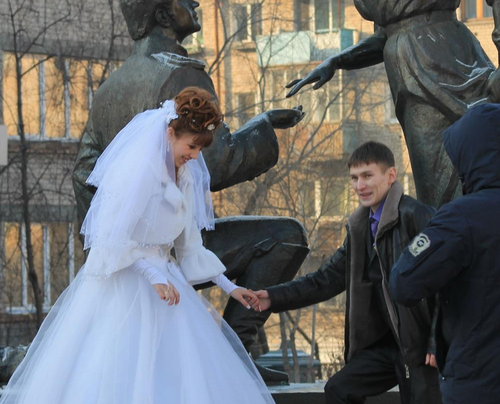 Sculpture Love and Faith-赤塔必去景点