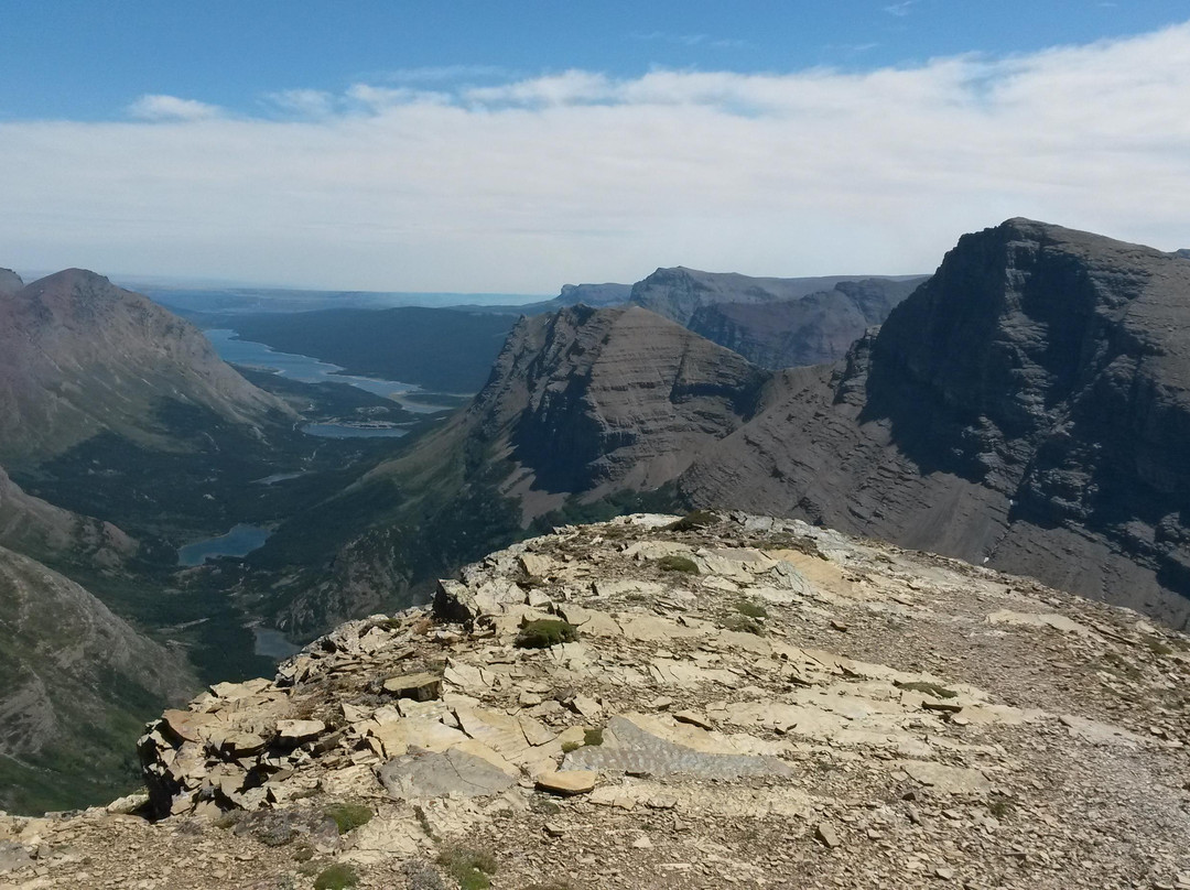 Swiftcurrent Pass Hike景点图片