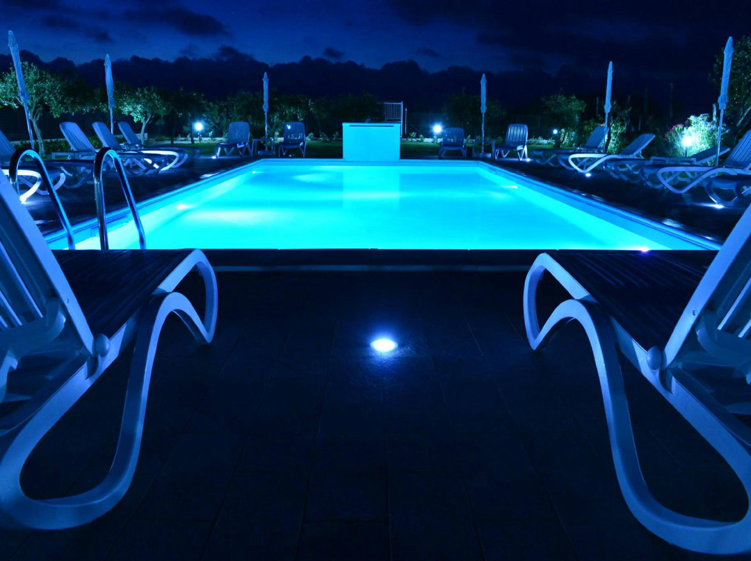 Case Vacanze Mare Nostrum - Villas in Front of the Beach with Pool