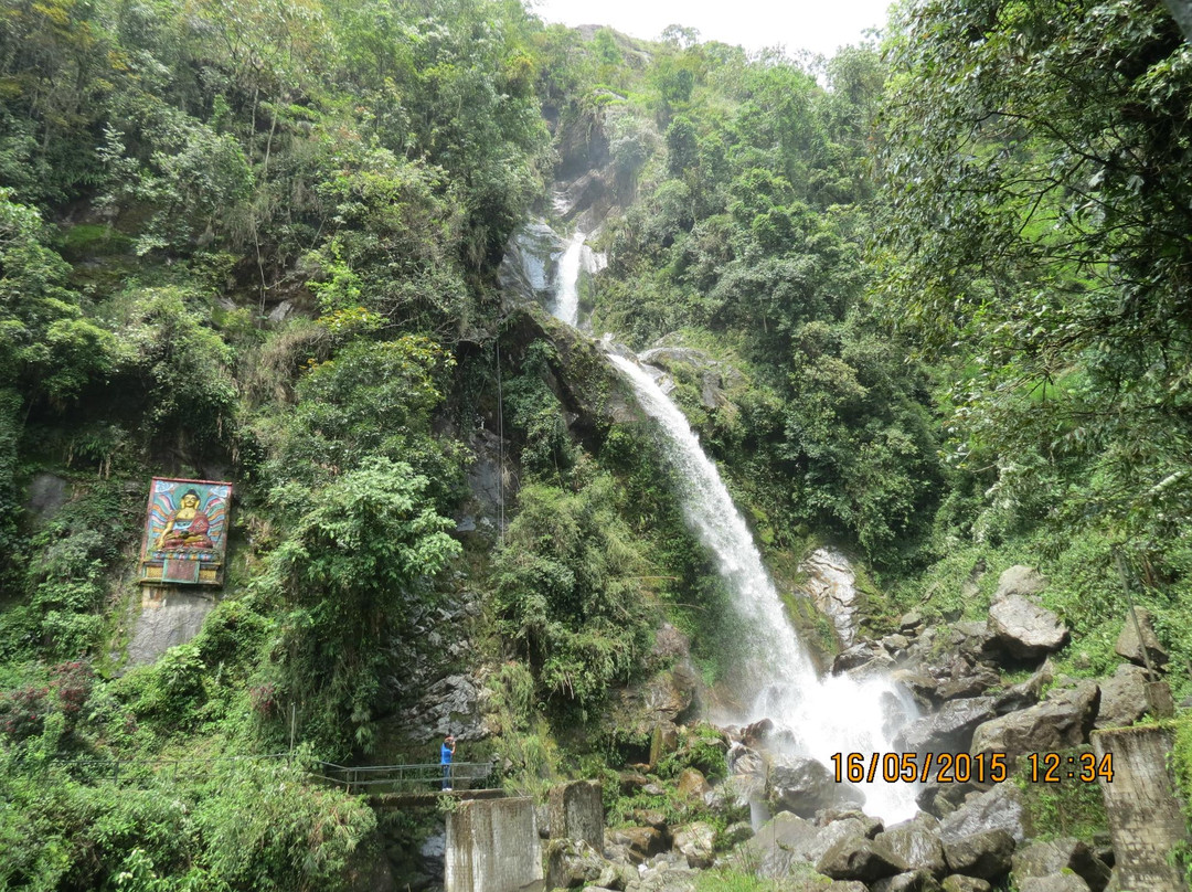 Seven Sisters Waterfalls景点图片