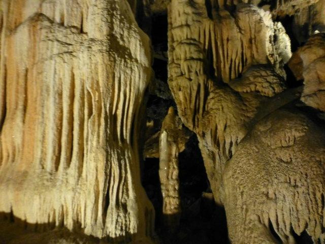 Cueva Las Monedas景点图片