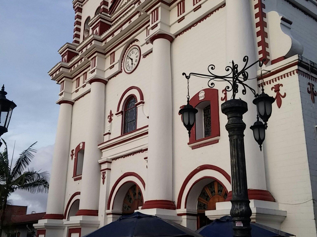 Iglesia de Nuestra Señora del Carmen-Guatape必去景点