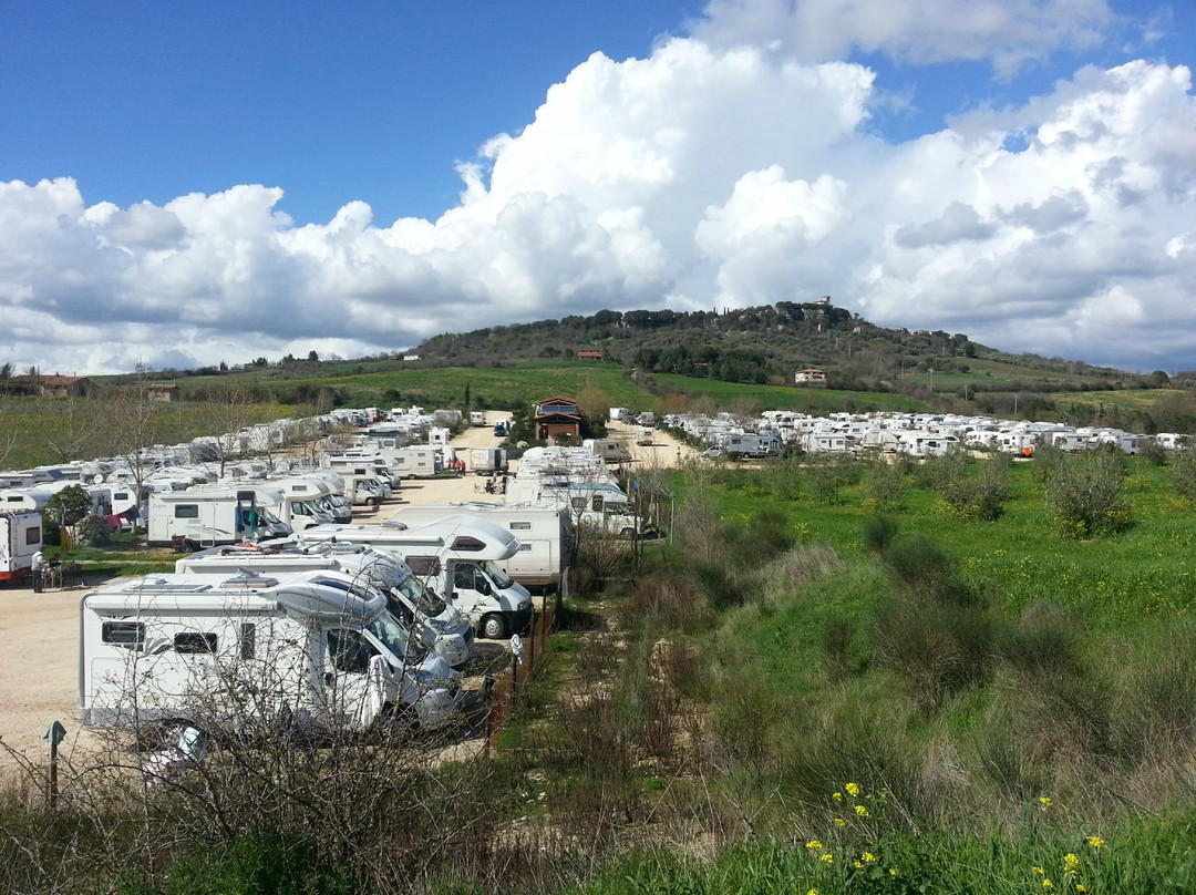 Area Attrezzata Camper Alveare del Pinzi