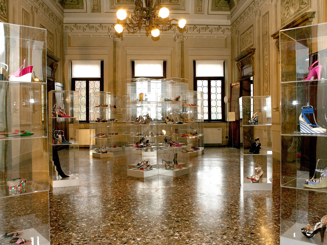 Museo Rossimoda della Calzatura-斯特拉必去景点