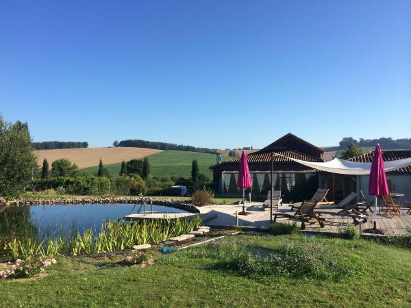 Le Hameau des Coquelicots-泳池