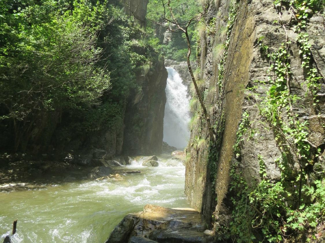 Skokovete waterfalls景点图片