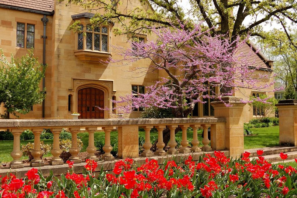 Paine Art Center and Gardens景点图片