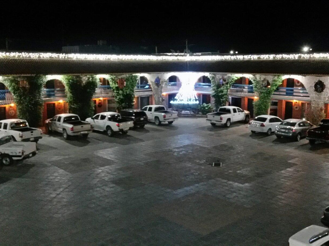 Hotel Los Arcos主图