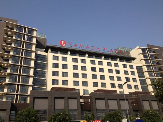 华美达凯莎酒店主图