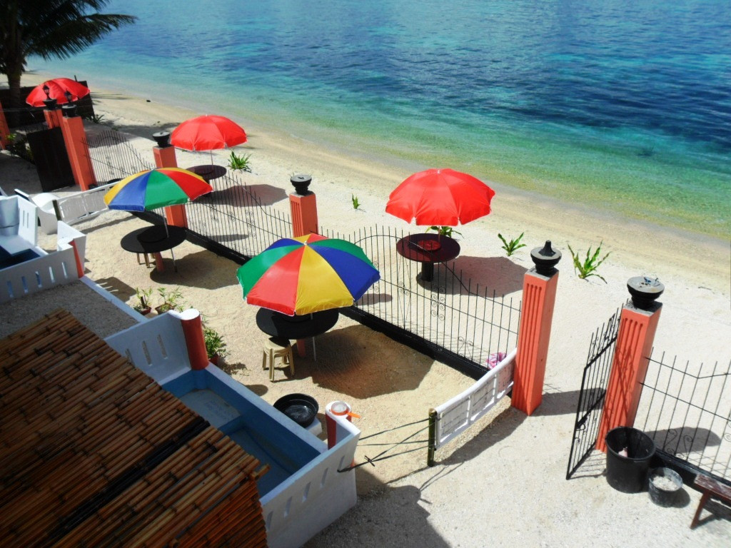 Crystal Sands Beach Resort