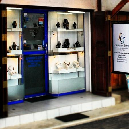 里尼亚珠宝-加勒必去景点