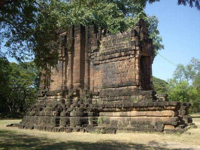 Ta Pha Dean Shrine景点图片