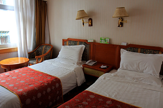 拉萨香巴拉大酒店主图