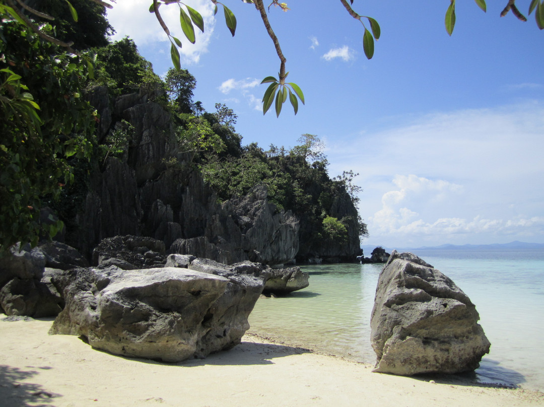 Banul Beach-科隆必去景点