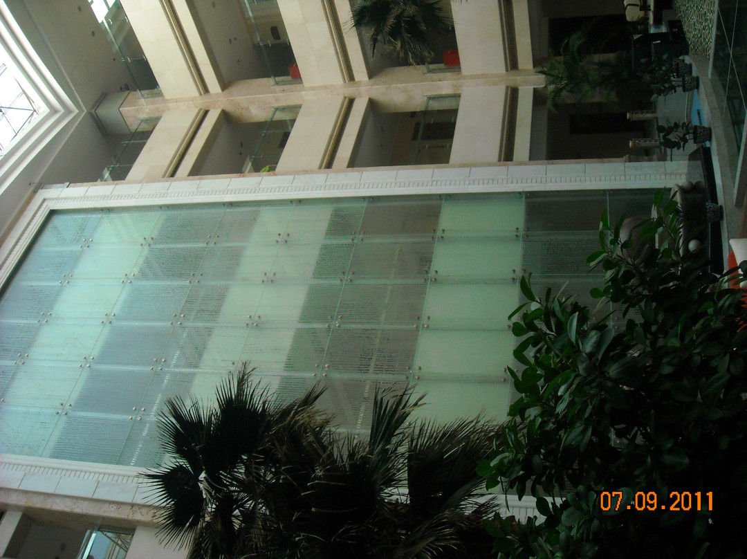 天瀑大酒店主图