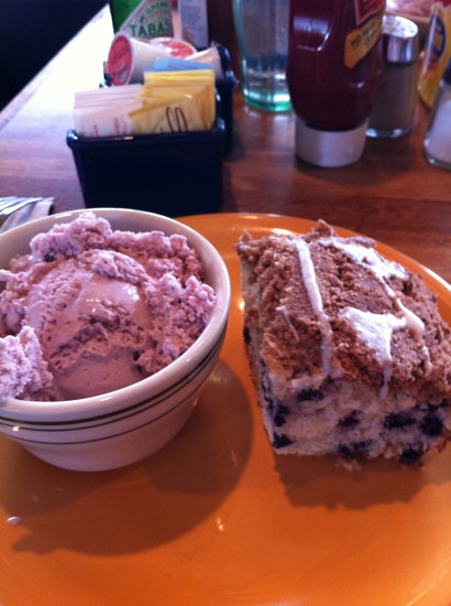 Burien餐馆和美食-Huckleberry Square Restaurant