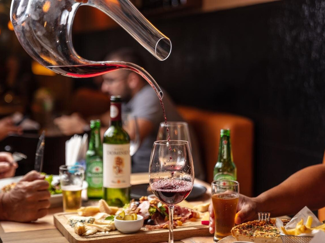 Petit Paris Café Bistrot