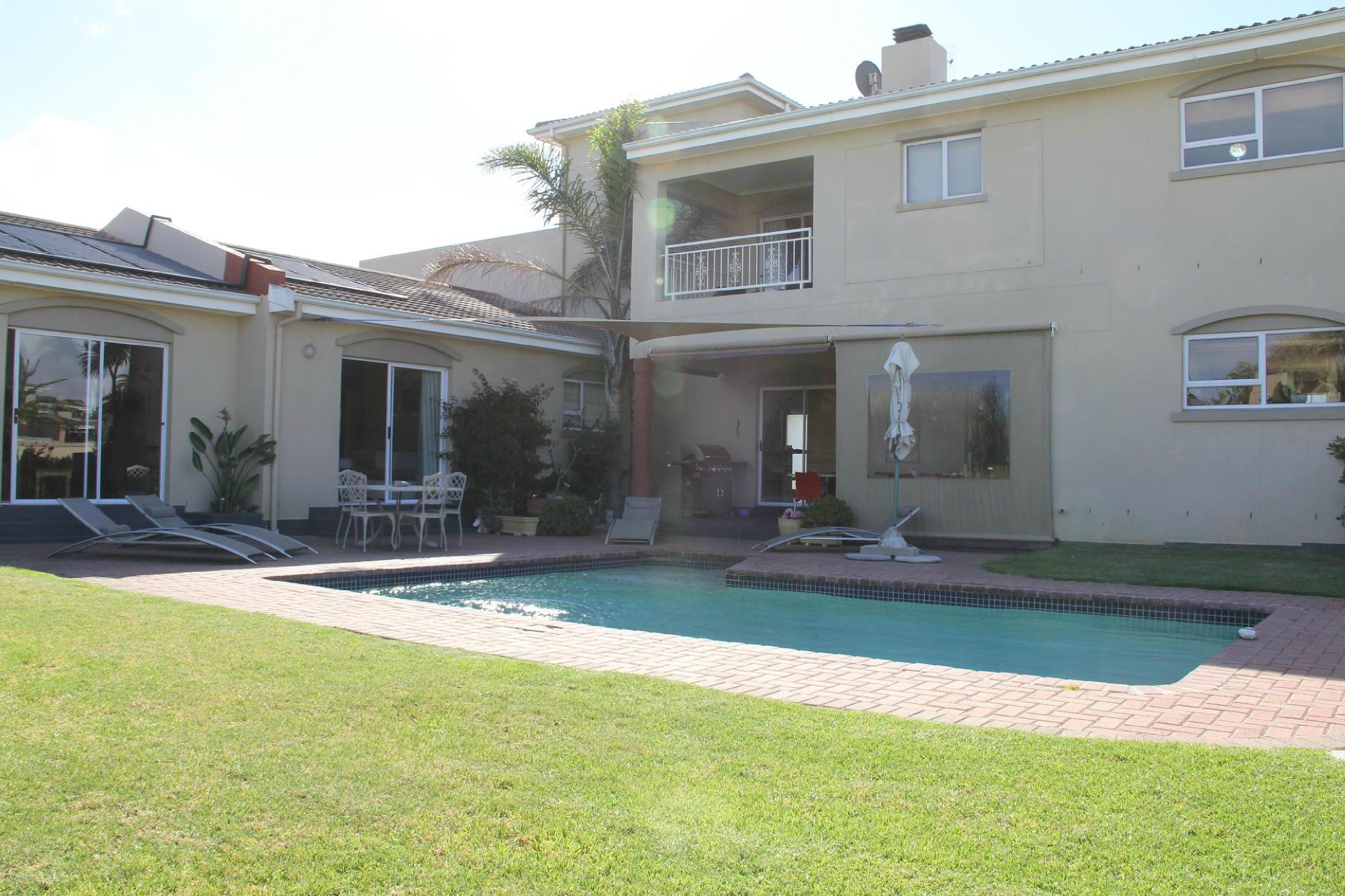 Carmel Huys Lodge-泳池