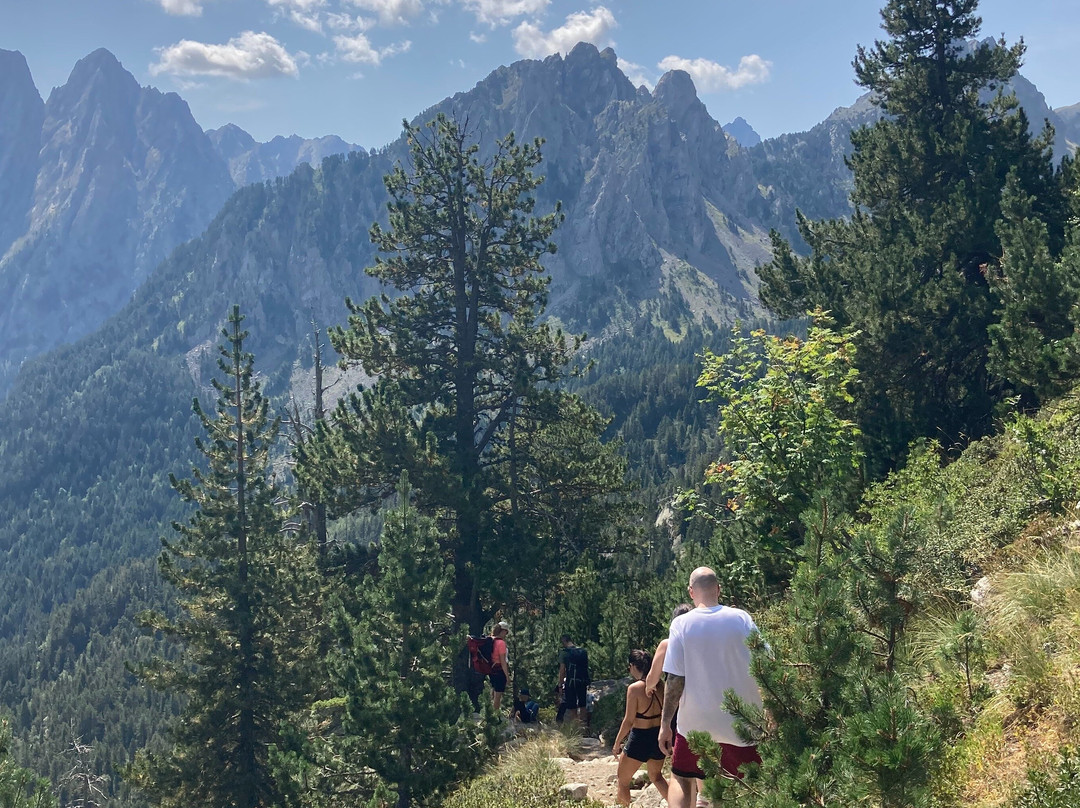 Hiking Tours of the Pyrenees景点图片