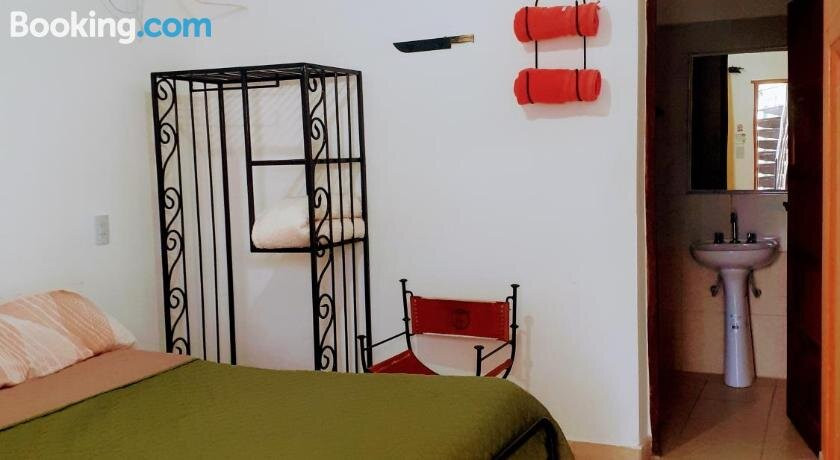 Hostal Los Faroles Chicoana主图