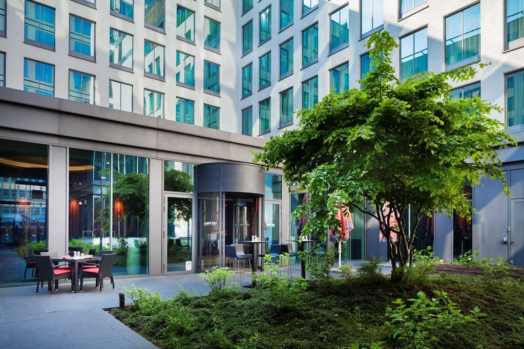 Radisson Hotel Brussels Centre Midi主图